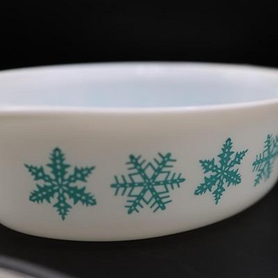 Vintage Pyrex Snowflake Casserole Dish with Lid