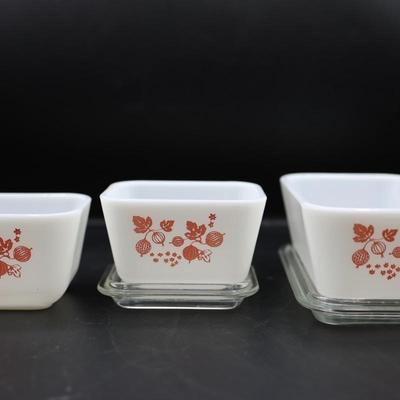 Pyrex - Set of (4) Gooseberry Dishes