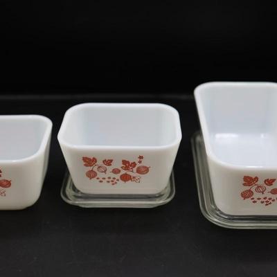 Pyrex - Set of (4) Gooseberry Dishes