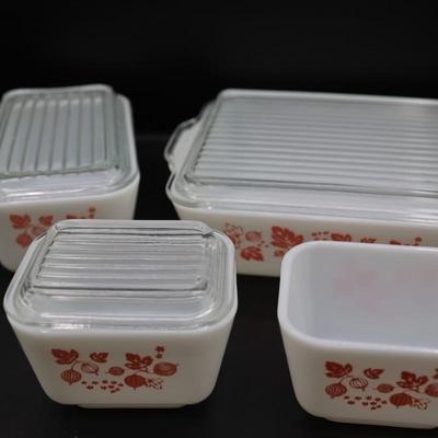 Pyrex - Set of (4) Gooseberry Dishes