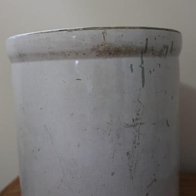 Vintage Louisville 6 Gallon Stoneware Crock
