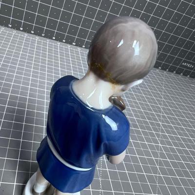 Royal Copenhagen Figurine "Child w/Puppy"