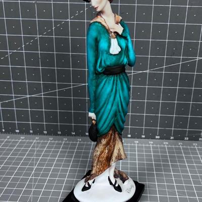 Giuseppe Armani Figurine LADY With Handbag