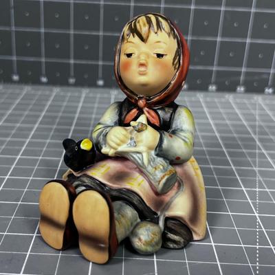 Hummel Figurine Girl with the Black Bird 