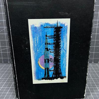 Astronauts on the MOON - Pop Up Book. 