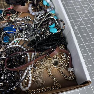 Tray of Costume Jewelry 