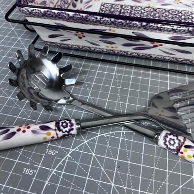 TEMPTATIONS: Lilac Dish Complete with Cradle and Serving Ware - No Box