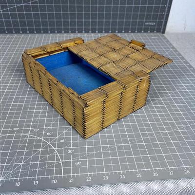 Tramp ART, Hand Crafted Wooden Match BOX - AWESOME! 