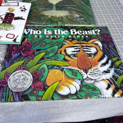 Children's BOOKS (7) 