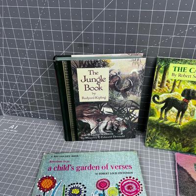 Children's BOOKS (7) 