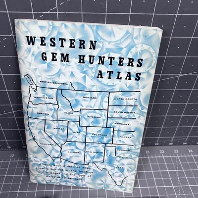 3 Vintage Outdoor GUIDES 