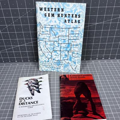 3 Vintage Outdoor GUIDES 