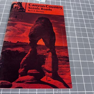 3 Vintage Outdoor GUIDES 
