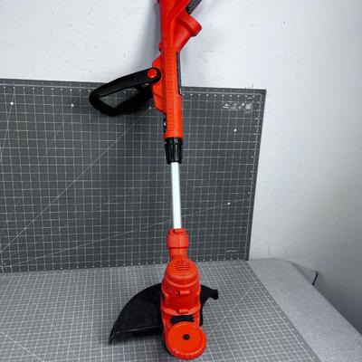 Black & Decker Electric String Trimmer and Edger 