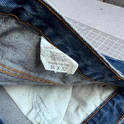 Kirkland Size 36 X 32 NEW with Tags 