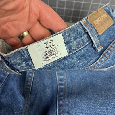 Kirkland Size 36 X 32 NEW with Tags 