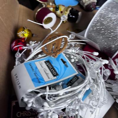 Tray of Xmas: Ornaments, Ribbon and Various stuff 
