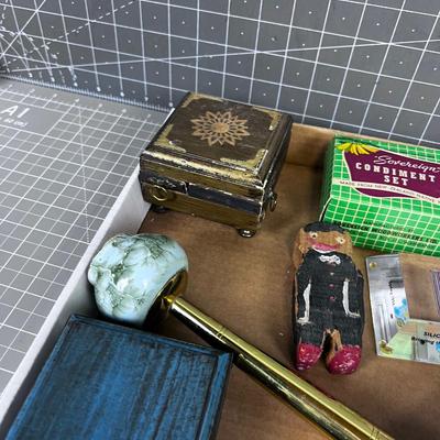Tray of Decorative Items: Clock etc. 
