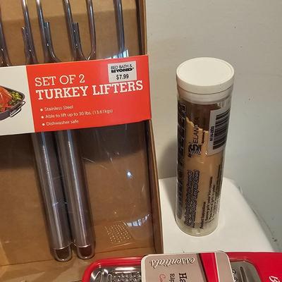 Large Collection of Kitchen Utensils (G-JS)