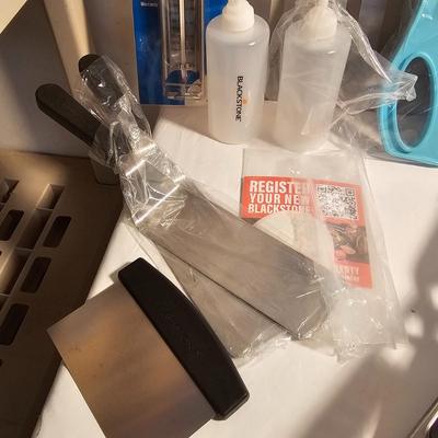 Large Collection of Kitchen Utensils (G-JS)