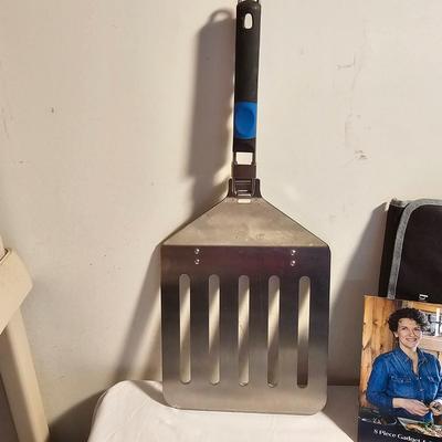 Large Collection of Kitchen Utensils (G-JS)
