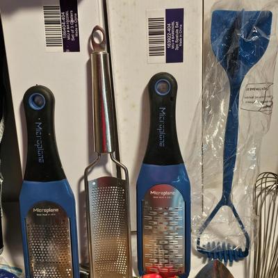Large Collection of Kitchen Utensils (G-JS)