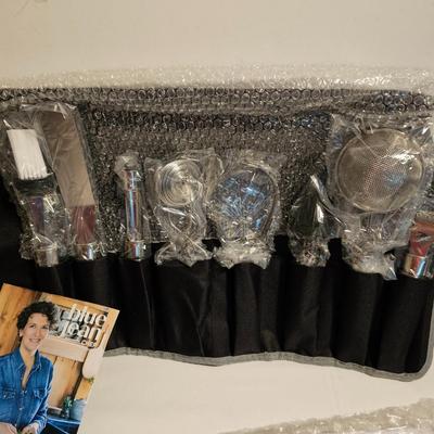 Large Collection of Kitchen Utensils (G-JS)