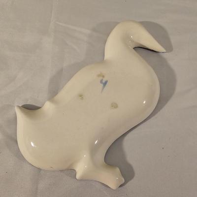 Speckled Chick, Duck, Bundt Pan & More Ceramic Pottery (K-JS)