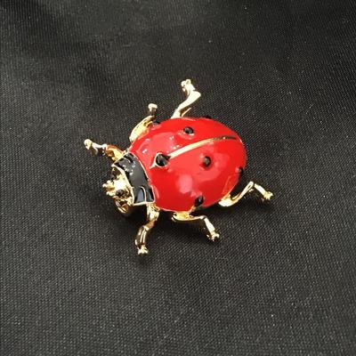 Brooch For Suit Hats Scarf Beatle Brooch Pins Jewelry - Red
