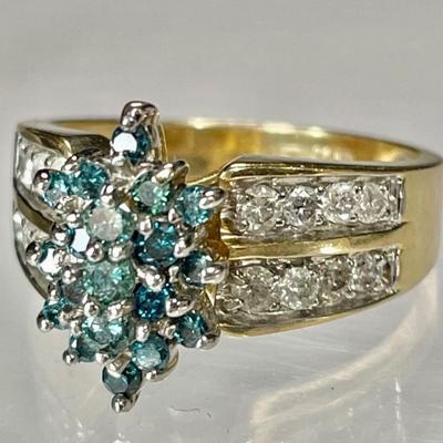 14 K Blue diamond / white diamond ring Reserve set