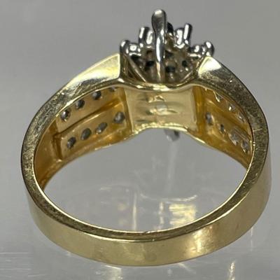 14 K Blue diamond / white diamond ring Reserve set