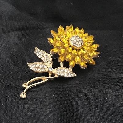 High-end Sunflower Design Crystal Brooch Pin