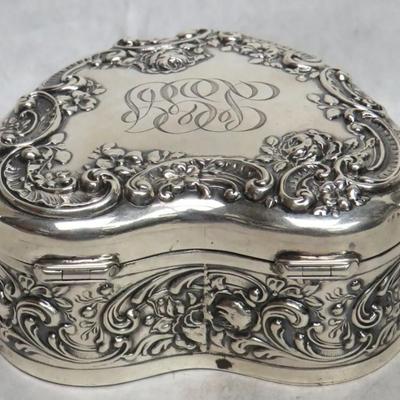 Sterling silver Heart Jewerlery box 127 g