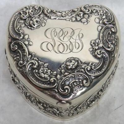 Sterling silver Heart Jewerlery box 127 g