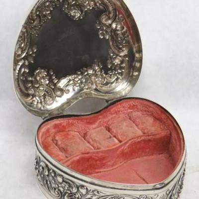 Sterling silver Heart Jewerlery box 127 g