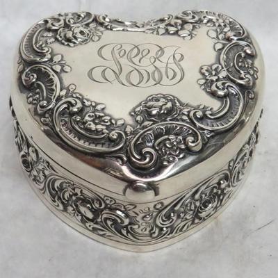 Sterling silver Heart Jewerlery box 127 g