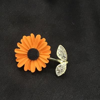 Sunflower Brooch Pins for Women Fashion Sunflower Lapel Pin Daisy Brooch