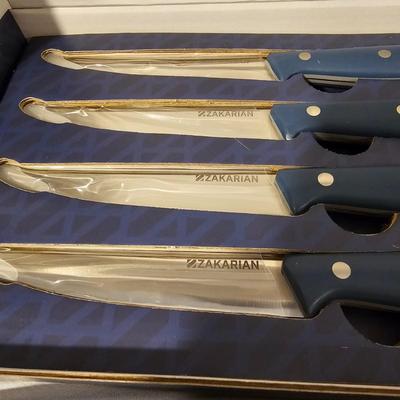 Assortment of Kitchen Knives, Steak Knives & More (K-JS)