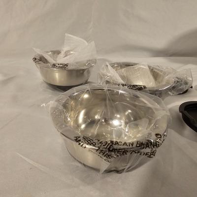 Assorted Stainless Steel Kitchen Items (K-JS)