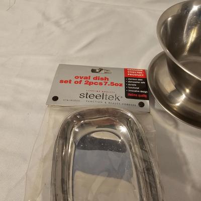 Assorted Stainless Steel Kitchen Items (K-JS)