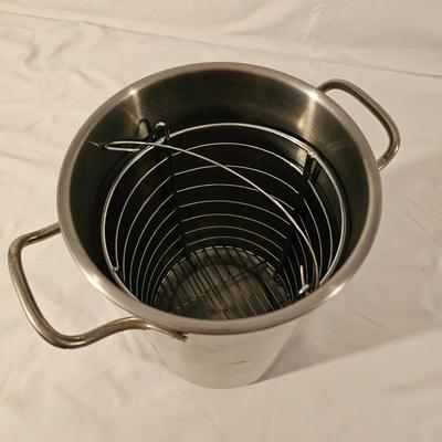 Assorted Stainless Steel Kitchen Items (K-JS)