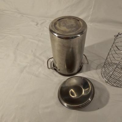 Assorted Stainless Steel Kitchen Items (K-JS)