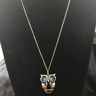 Long chain necklace with colorful owl pendant