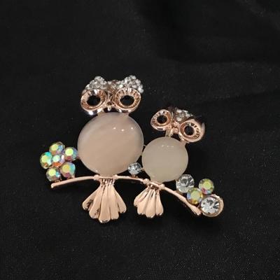 Brooches For Women Sweater Pin Fashion Brooch Female Clothing Pin Shiny Zircon Corsage