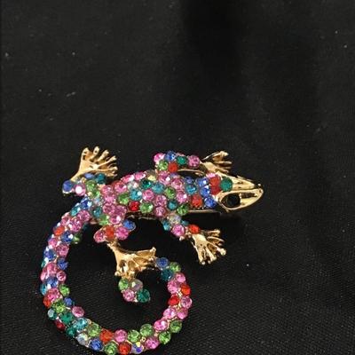 Colorful Iguana rhinestones pin