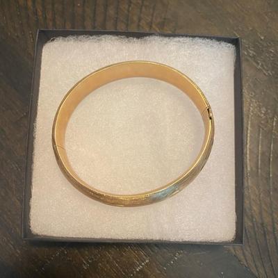 14 k Gold hand made bracelet Reserve set