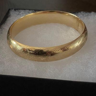 14 k Gold hand made bracelet Reserve set