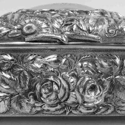 1920 sterling silver heavy ornate box 575 g Reserve set $