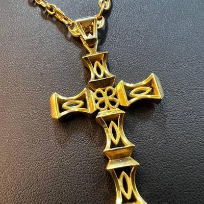 18 k Gold cross necklace Reserve set