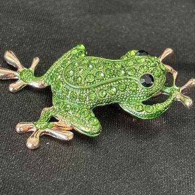 Gold tone green rhinestone frog pin